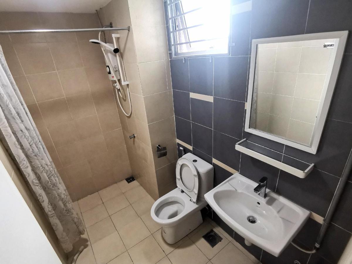 Apartment A's House I-city 1-4pax Netflix Wifi Shah Alam